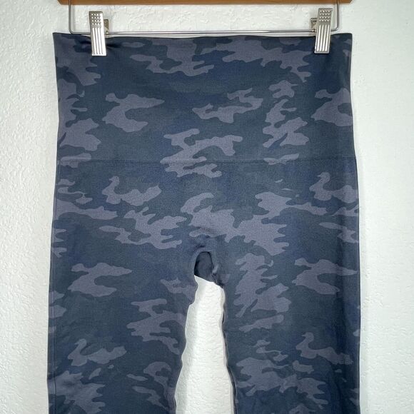SPANX Camo High Waist Seamless Essential Leggings Slimming Athleisure Small z11 - Picture 4 of 6